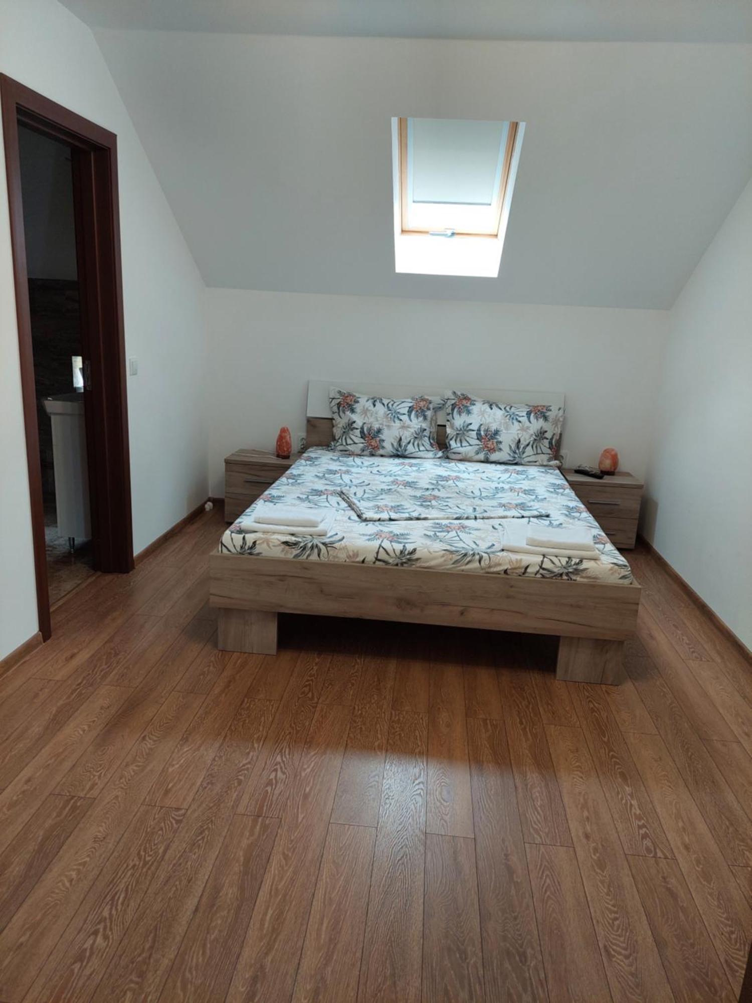 Casa Cristina Hotel Cartisoara Ngoại thất bức ảnh