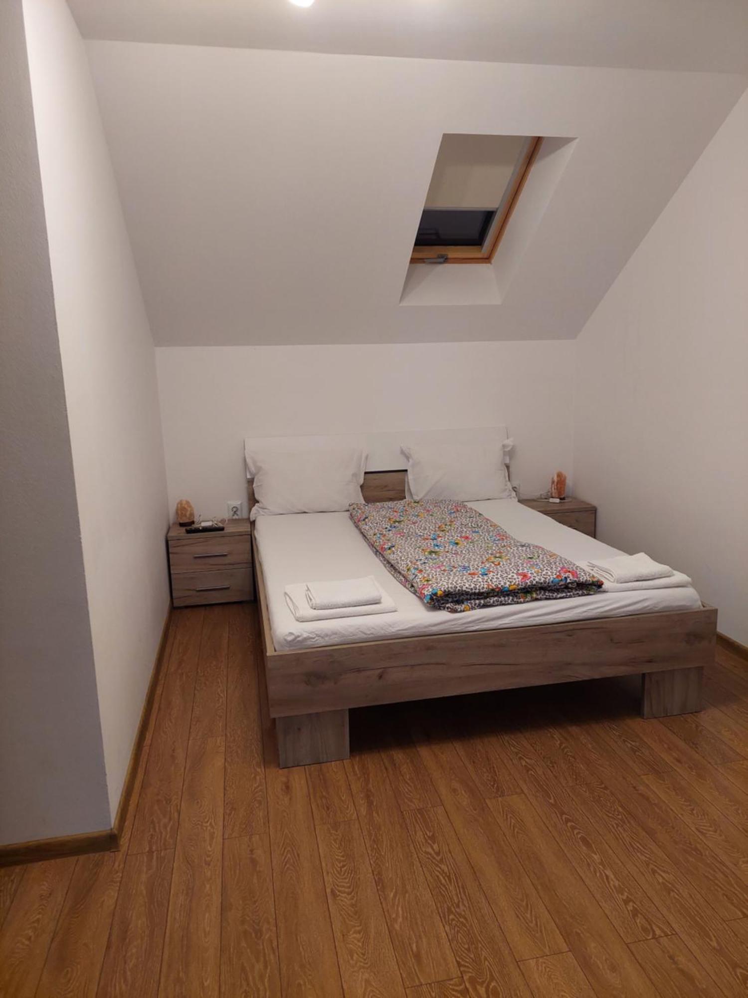 Casa Cristina Hotel Cartisoara Ngoại thất bức ảnh